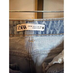 Zara High Waisted Distressed Mom Jeans Light Wash Blue Size 4 26